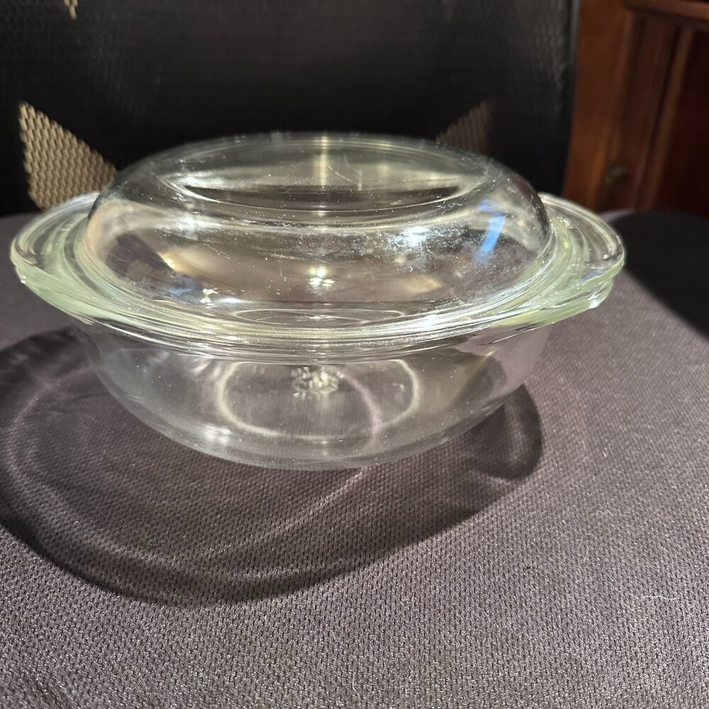 Pyrex Clear 1.5 Quart Bowl with Lid